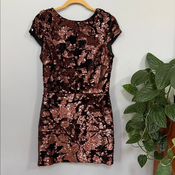 vince camuto pink sequin dress Vince Camuto velvet Black and Pink Sequin Mini Dress
